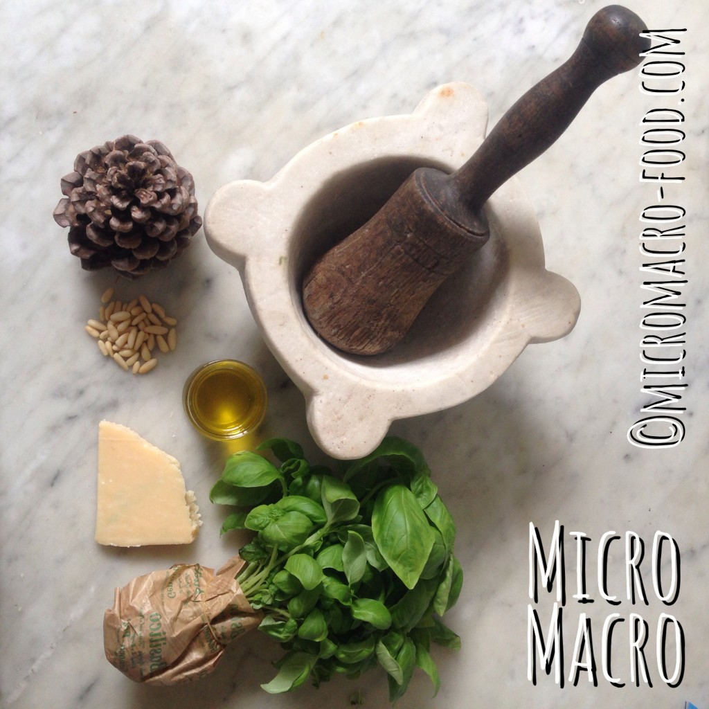 pesto-ligure-mortaio-ingredienti-micromacro-food